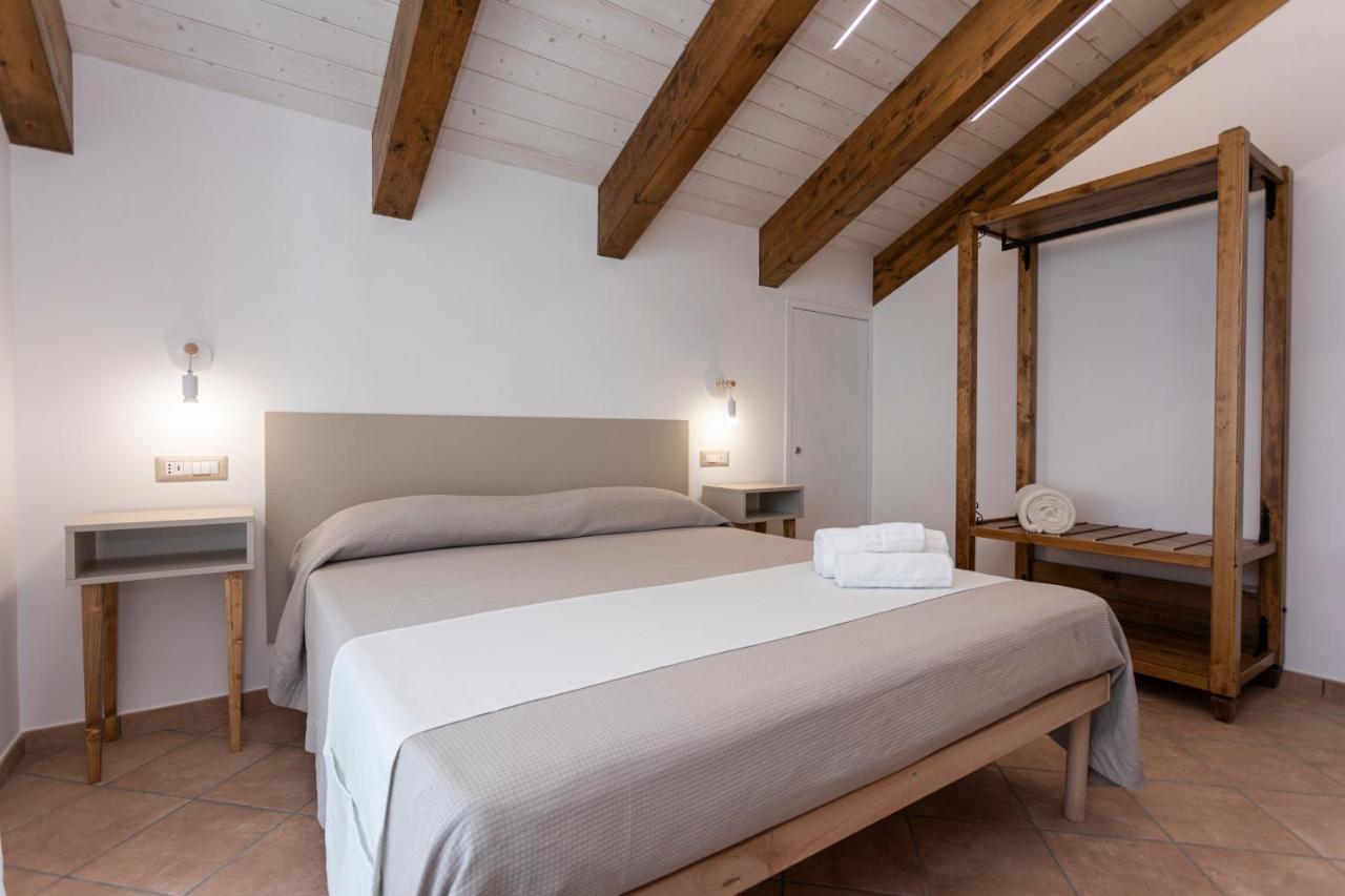 Agriturismo Punta San Lazzaro アジェーロラ エクステリア 写真