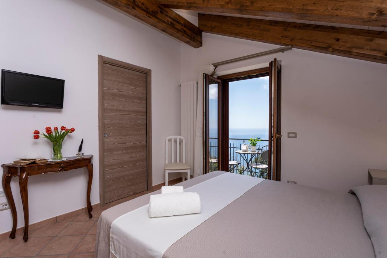 Agriturismo Punta San Lazzaro アジェーロラ エクステリア 写真