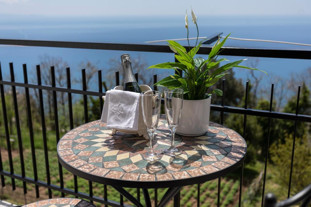 Agriturismo Punta San Lazzaro アジェーロラ エクステリア 写真