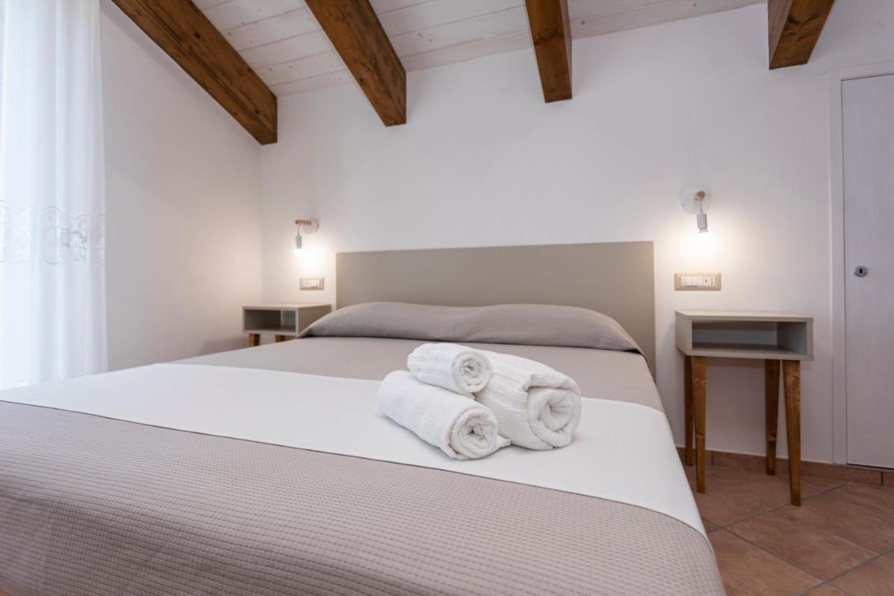 Agriturismo Punta San Lazzaro アジェーロラ エクステリア 写真