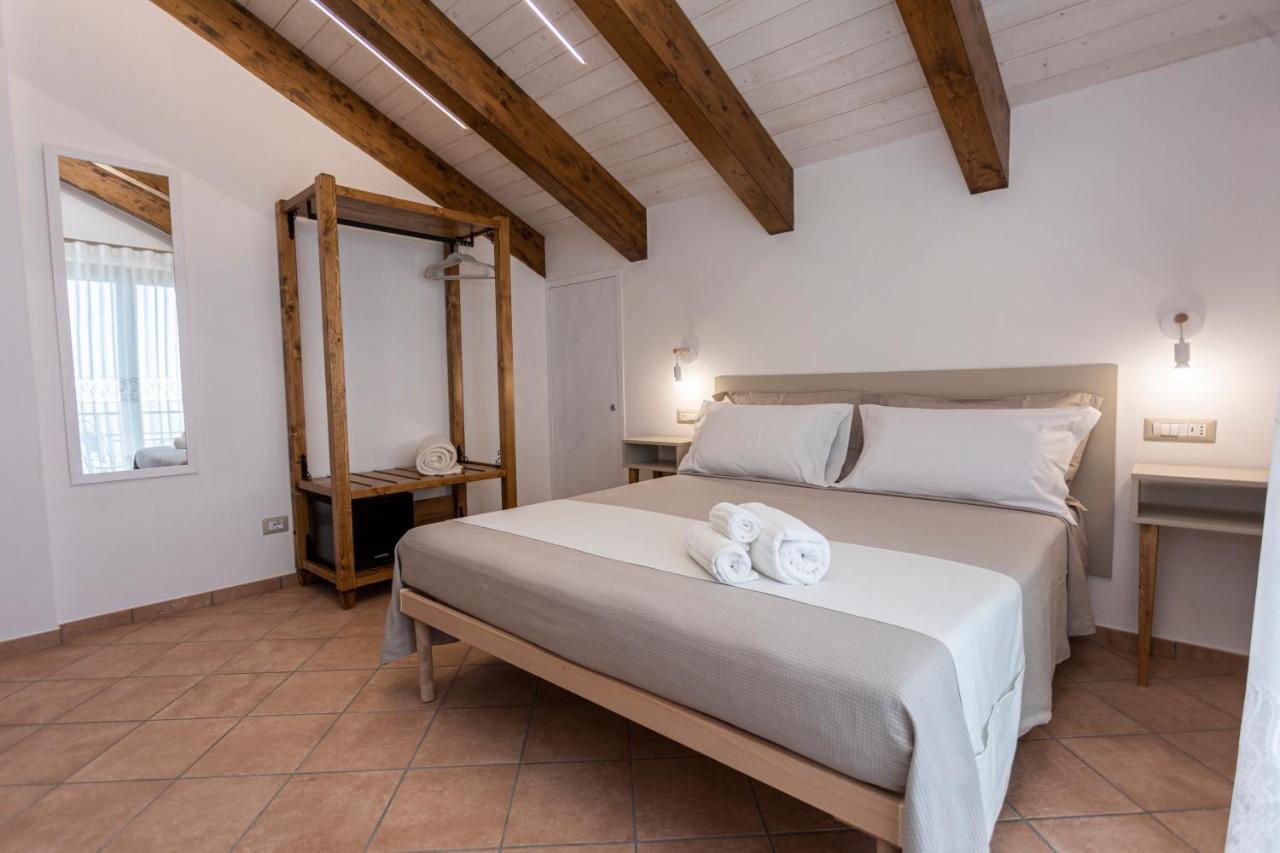 Agriturismo Punta San Lazzaro アジェーロラ エクステリア 写真